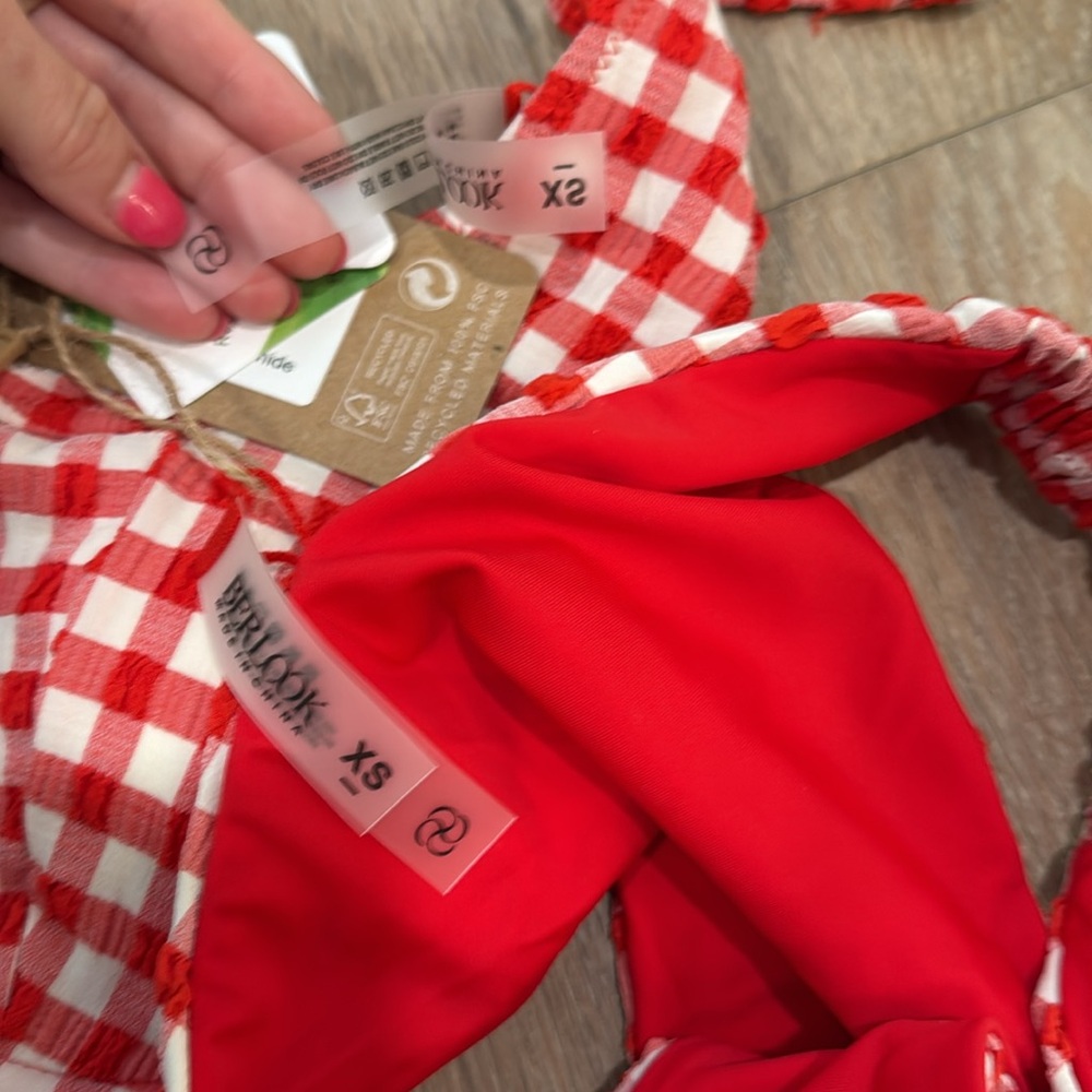 Retro Red and White Gingham Bikini Set - Picture 3 of 3